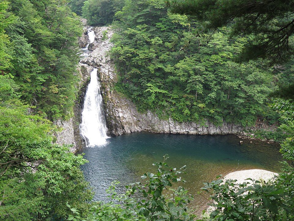 Hottai Falls