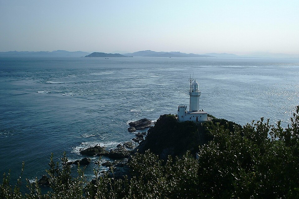 Faro del cabo Sadamisaki