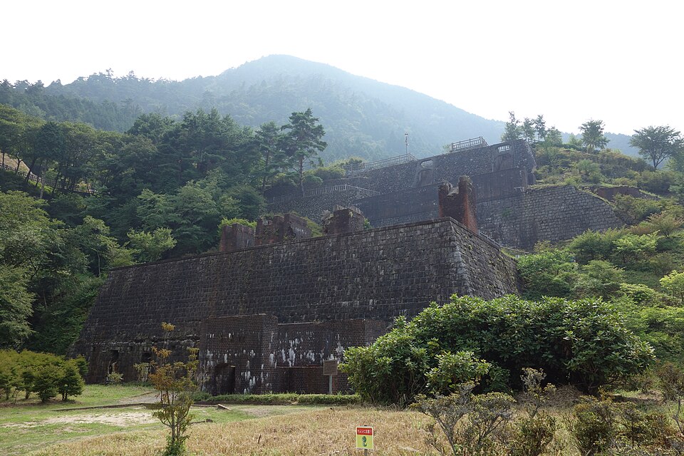 Tonaru Besshi Copper Mine Ruins