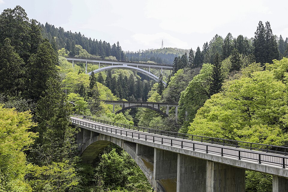 Point de vue du 1er pont de la ligne Tadami