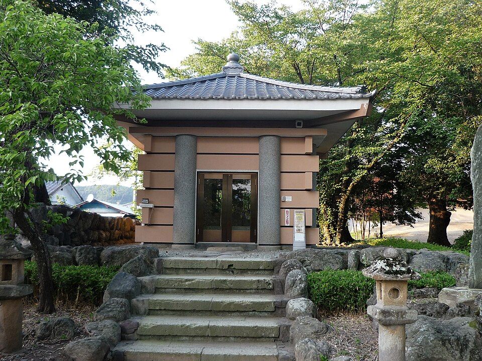 Stèle de Tago et Kōzuke Sanpi