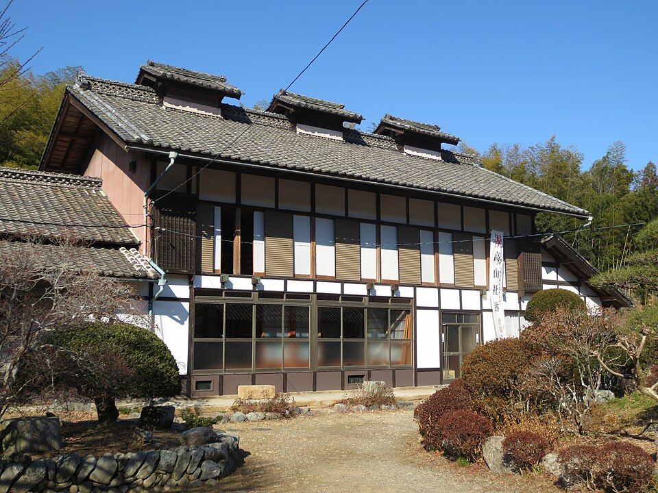 Sitio de la escuela de sericultura Takayama-sha