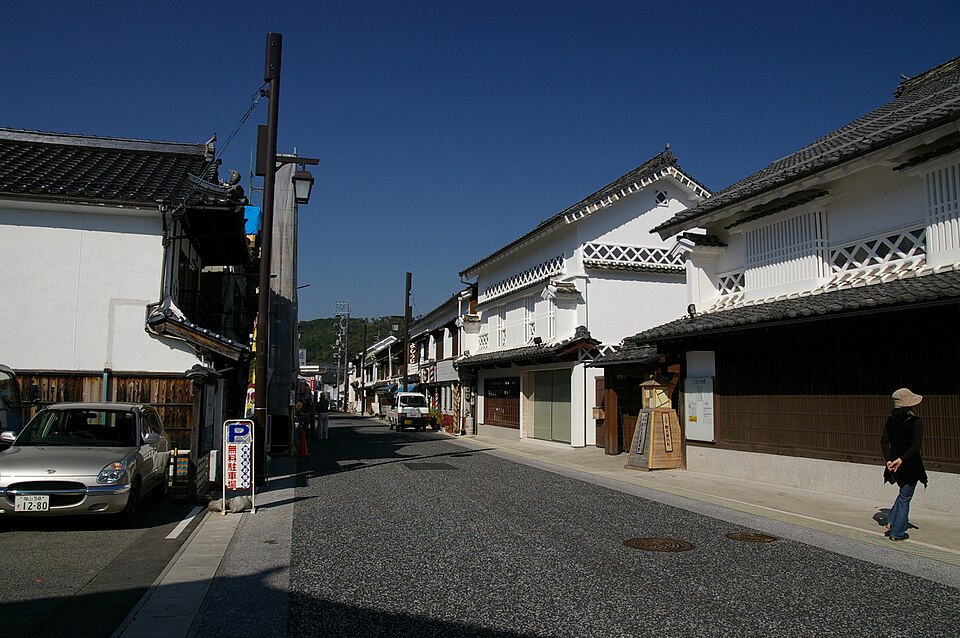 Rues aux murs blancs de Joge