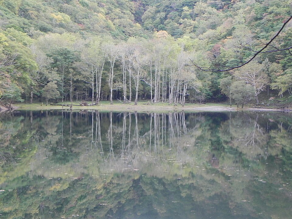 Lago Toyoni (lago corazón)