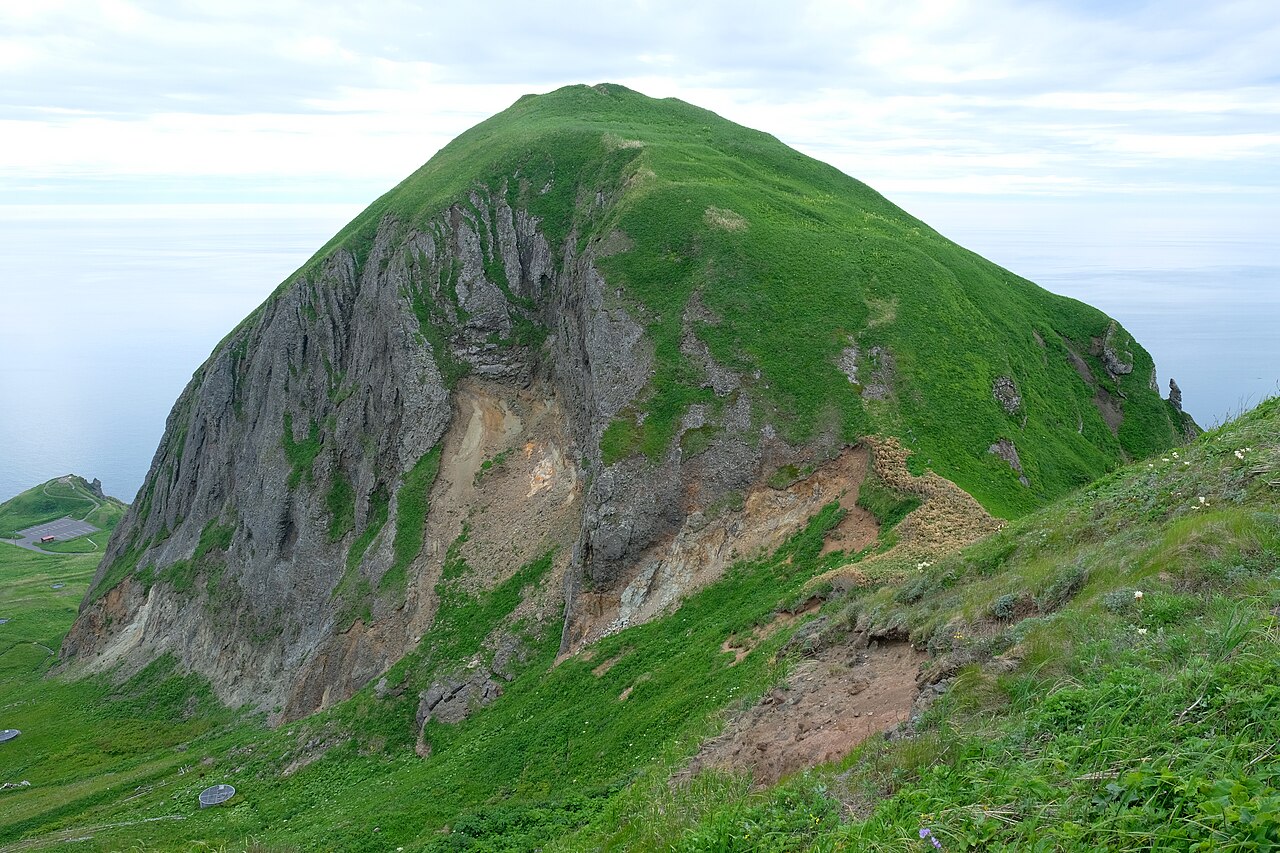 Momoiwa Viewpoint (Rebun Island)