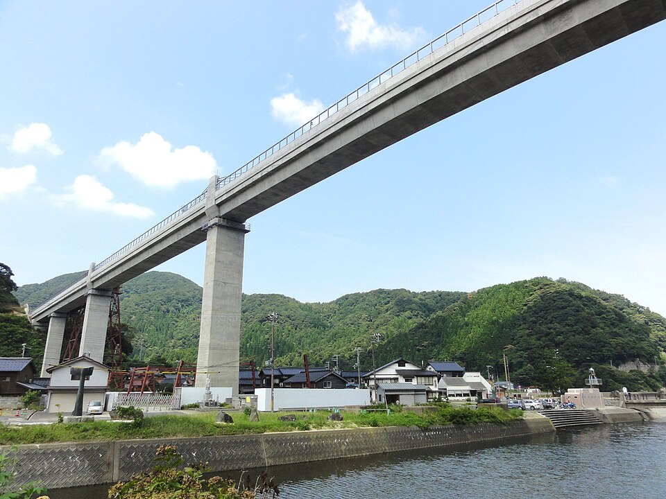 Viaduc d'Amarube « Sora no Eki »