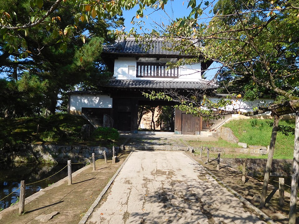 Tsuchiura Castle Ruins (Kijo Park) & Machikado-gura