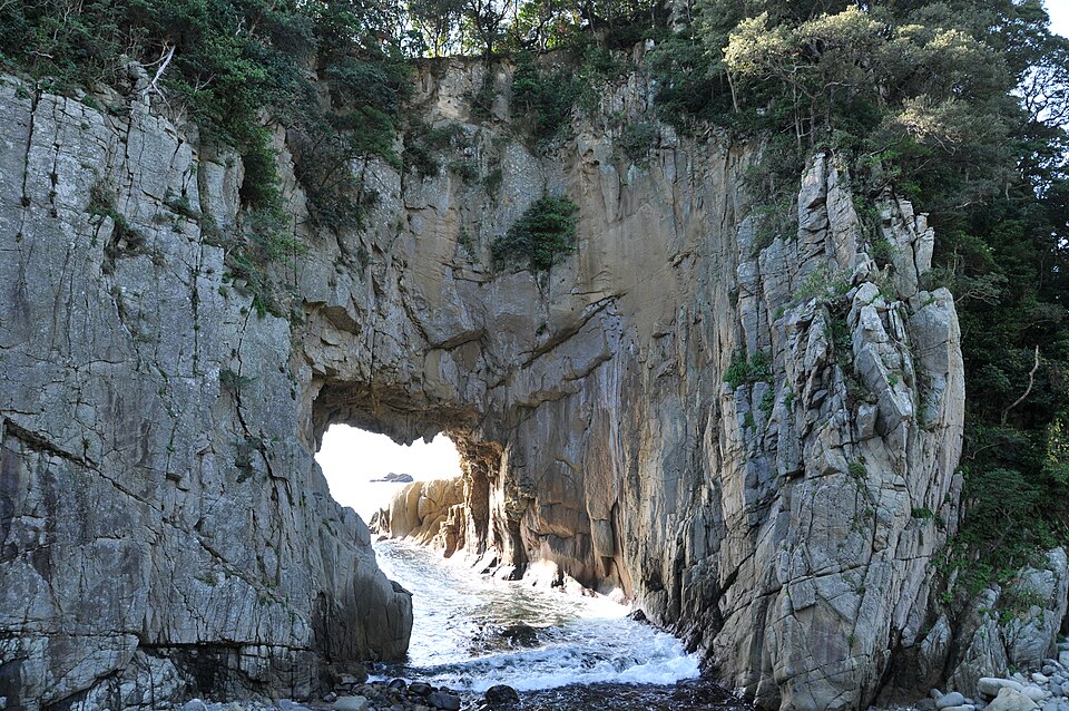 Hakusan Domon Sea Arch