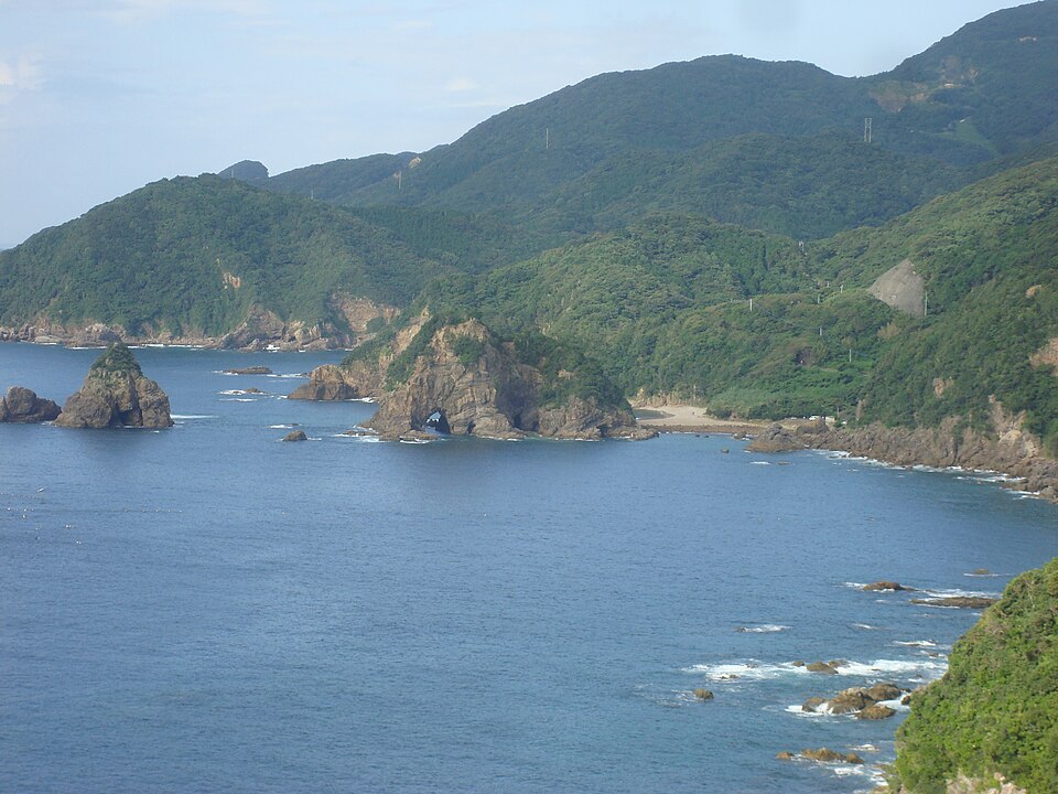 Myokenura and Jusanbutsu Park