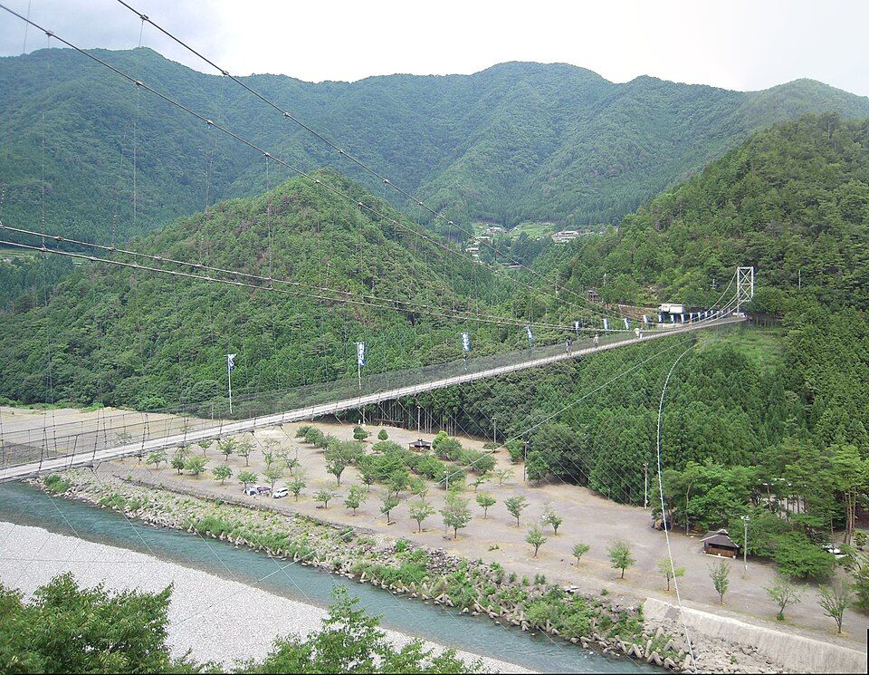 다니세 출렁다리