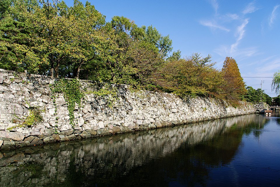 Ruines du château de Tokushima et jardin Omote-goten
