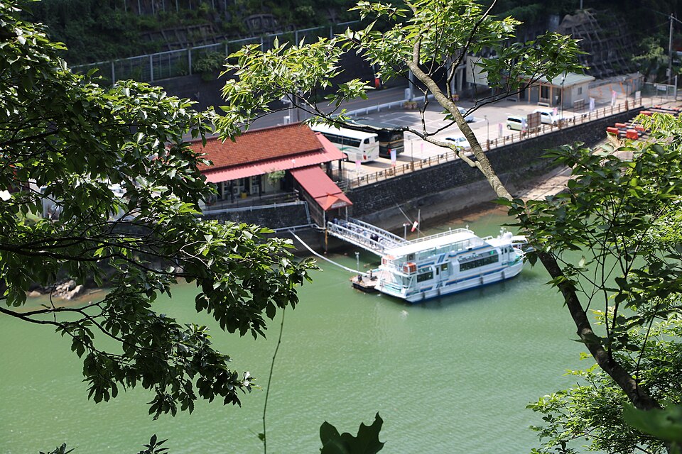 庄川峡游览船・大牧温泉